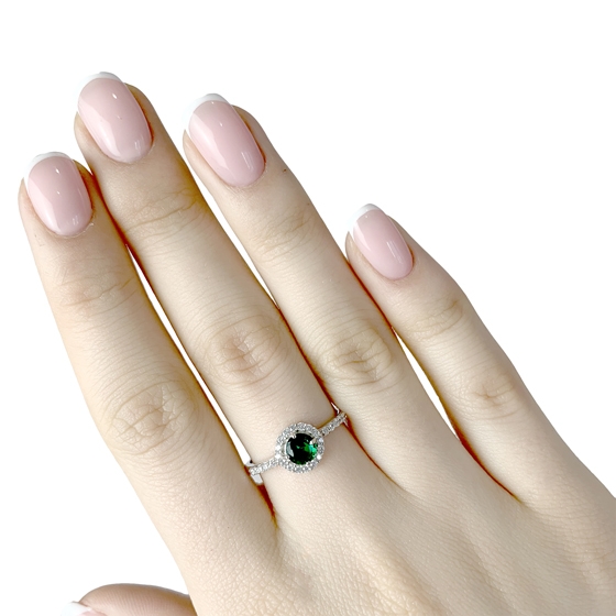 Серебряное кольцо с изумрудом nano 0.74ct
