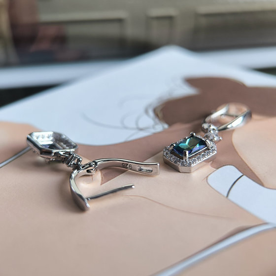 Серебряные серьги с мистик топазом 2.366ct