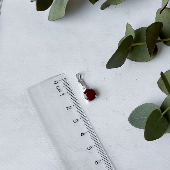 Срібна підвіска з рубіном 2.783ct, фіанітами