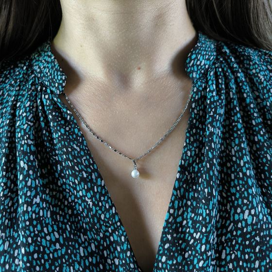 Silver pendant with pearls, fianites