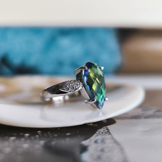 Серебряное кольцо с мистик топазом 3.492ct