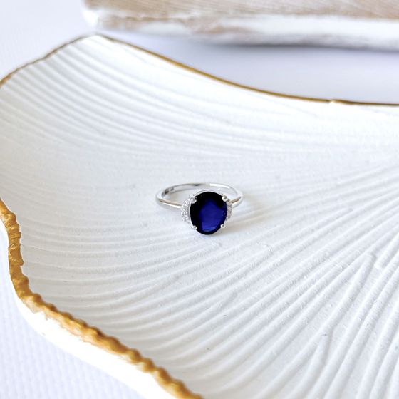 Срібна каблучка з сапфіром 3.873ct, фіанітами