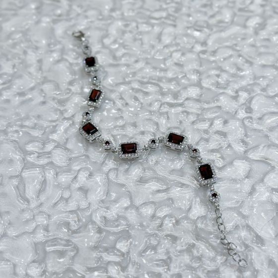 Серебряный браслет с гранатом 10.6ct