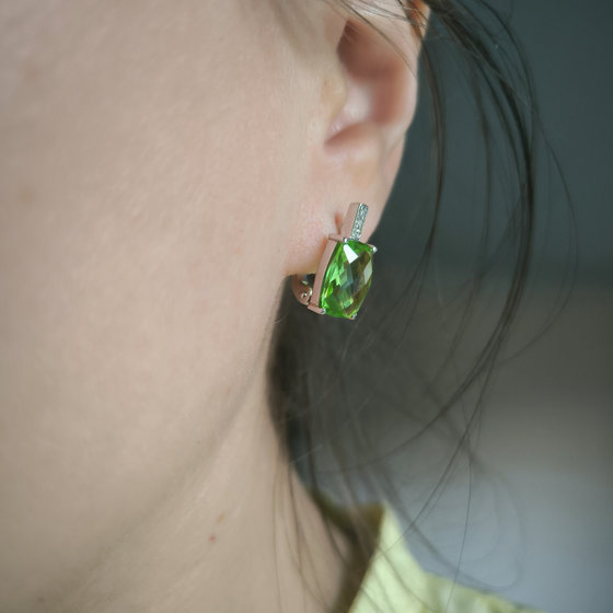 Серебряные серьги с хризолітом 6.28ct