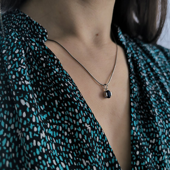 Серебряная подвеска с сапфиром nano 0.908ct