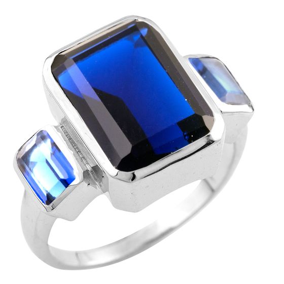 Silver ring with a 0.7168-carat sapphire