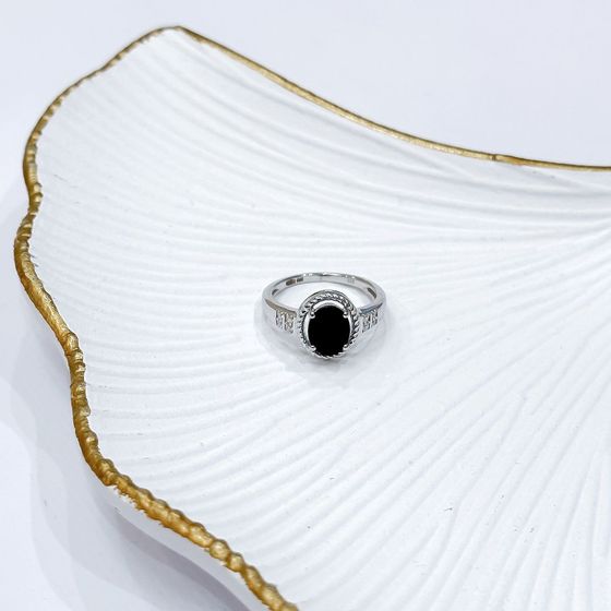 Срібна каблучка з сапфіром 2.602ct, фіанітами