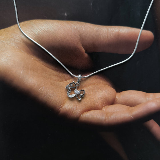 Серебряная подвеска с фианитами