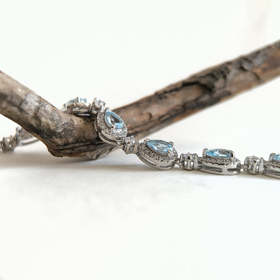 Серебряный браслет с топазом 7.97ct