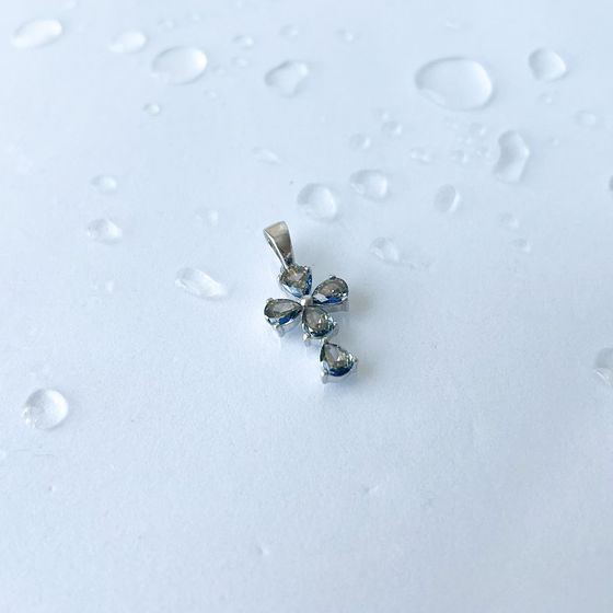 Серебряный крестик с мистик топазом