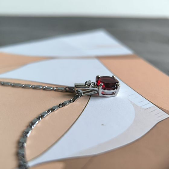 Серебряная подвеска с гранатом nano 1.45ct, фианитами