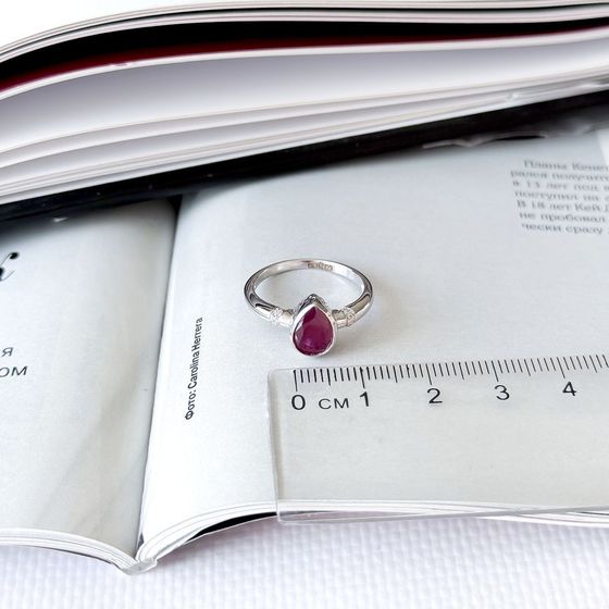 Серебряное кольцо с рубином 1.45ct, фианитами