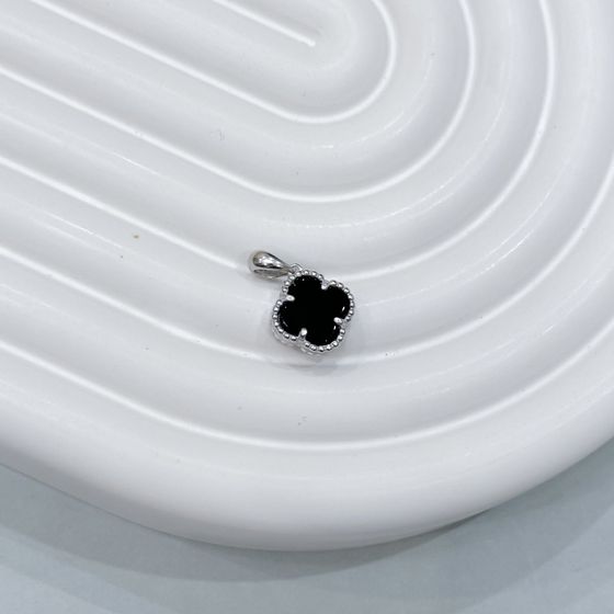 Серебряная подвеска с ониксом