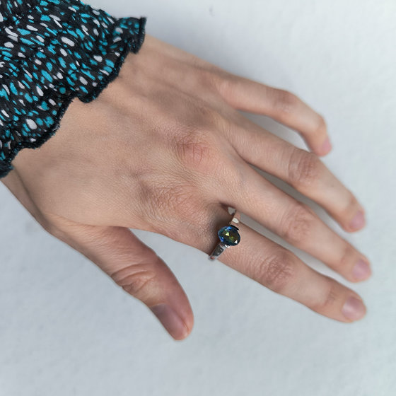 Серебряное кольцо с мистик топазом 0.933ct