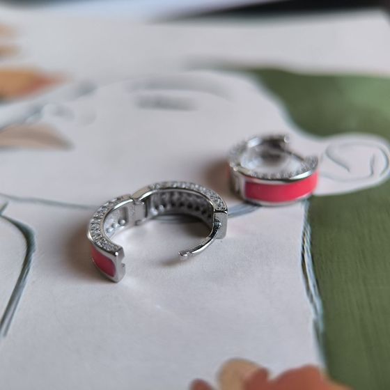 Срібні сережки з фіанітами, емаллю