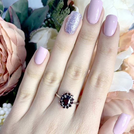 Серебряное кольцо с гранатом 1.47ct