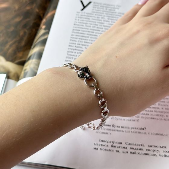 Silver bracelet with phianites