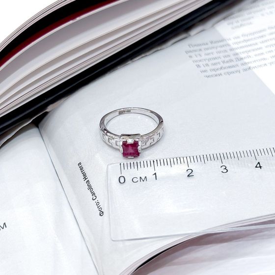 Срібна каблучка з рубіном 0.883ct