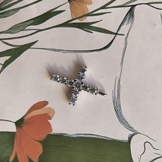 Серебряный крестик с фианитами