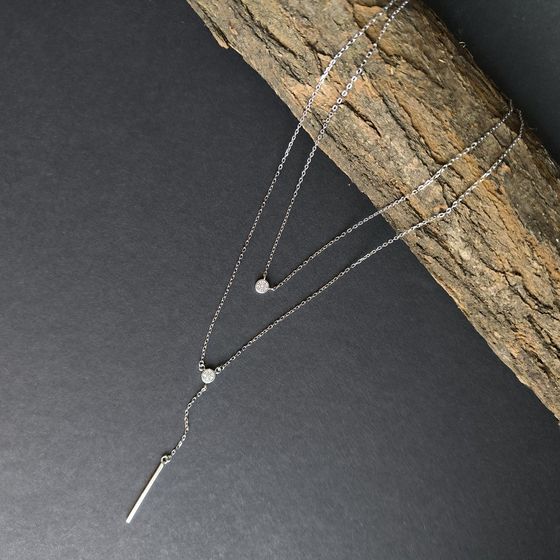 Silver necklace with phianites