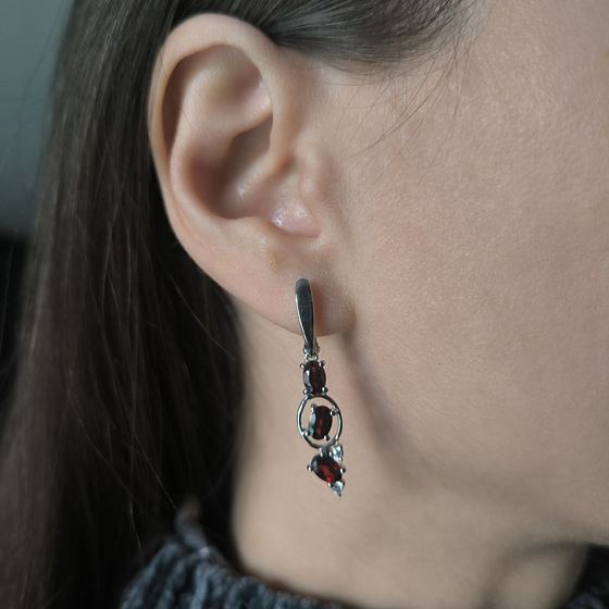 Silver earrings with garnet 3.442ct