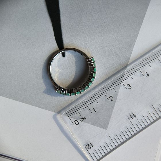 Серебряное кольцо с изумрудом 1.175ct