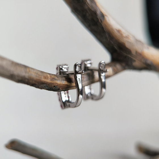 Серебряные серьги с рубином 1.351ct