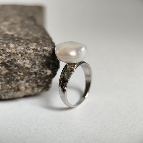 Silver ring with baroque pearls