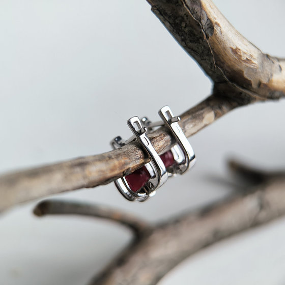 Серебряные серьги с гранатом nano 4.628ct, фианитами