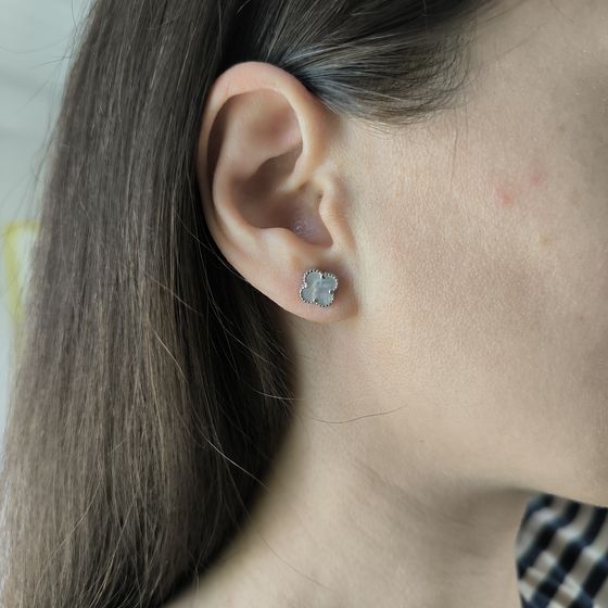 Silver earrings with mother-of-pearl