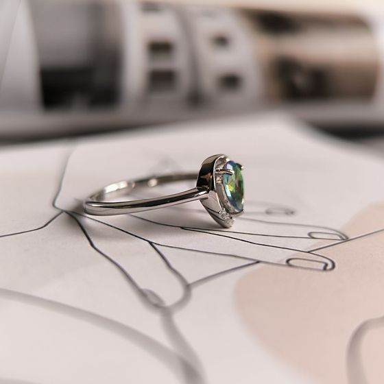 Silver ring with a 0.547-carat mystic topaz