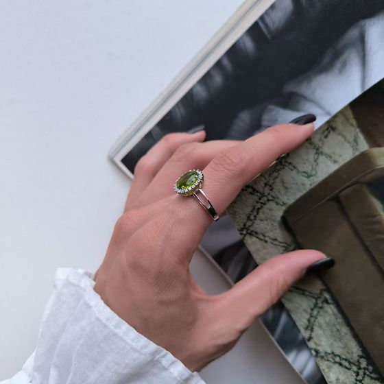 Серебряное кольцо с хризолітом 5.4ct