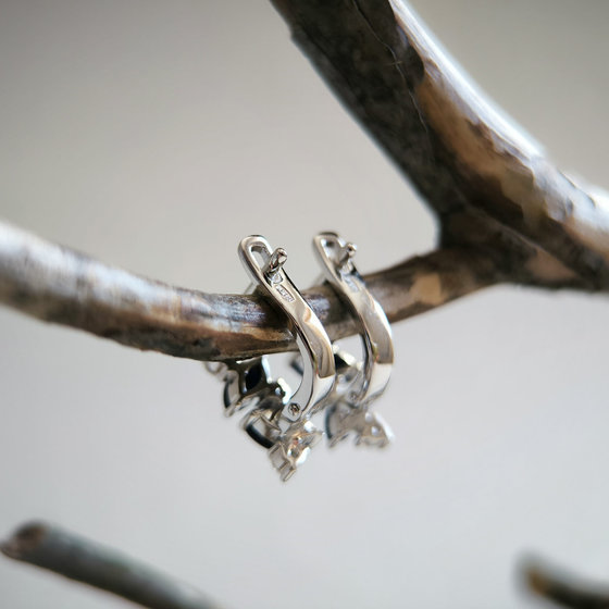 Срібні сережки з сапфіром 2.15ct, фіанітами