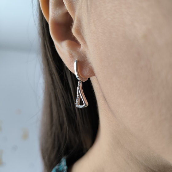 Серебряные серьги с фианитами 0.2ct