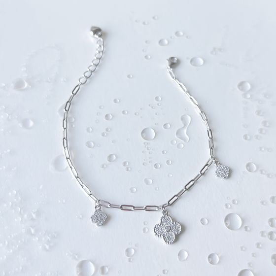 Silver bracelet with phianites