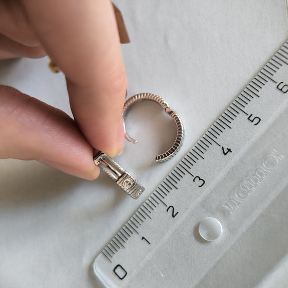 Серебряные серьги с фианитами