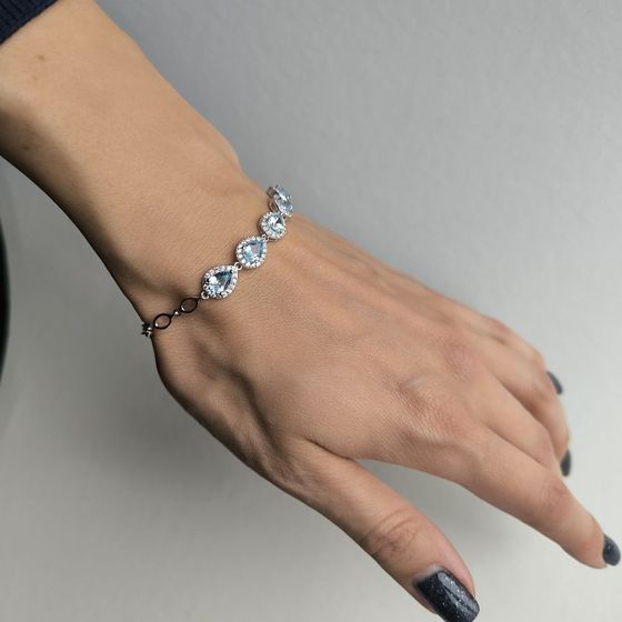 Серебряный браслет с топазом 5.628ct