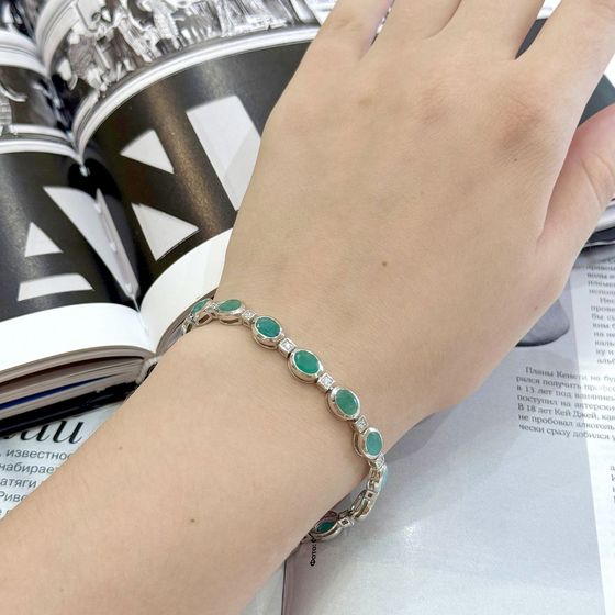 Серебряный браслет с изумрудом 10.06ct