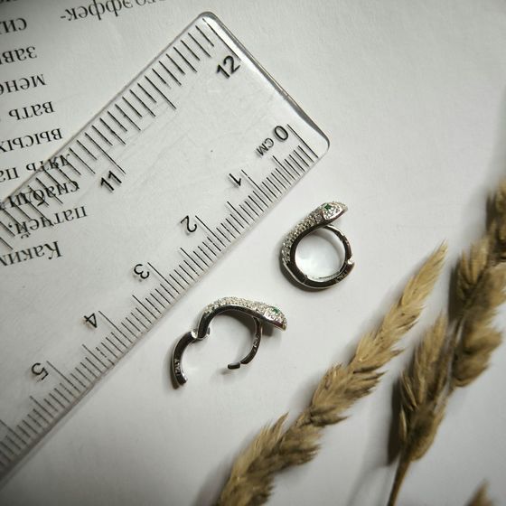 Серебряные серьги с фианитами