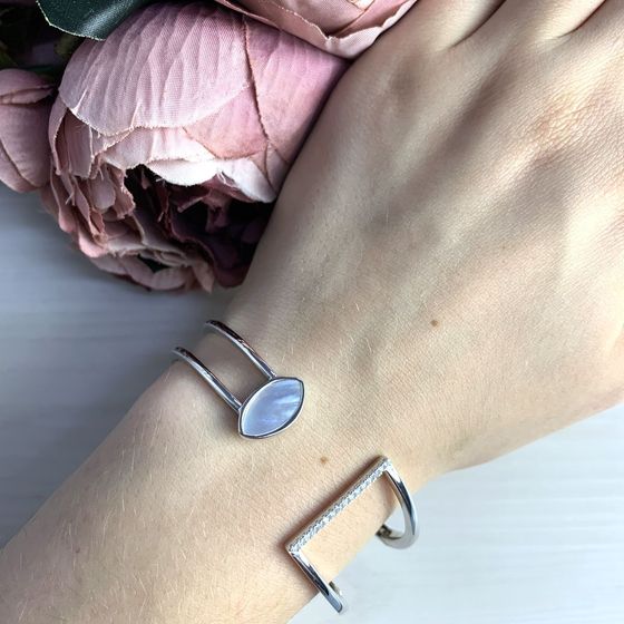 Серебряный браслет с перламутром