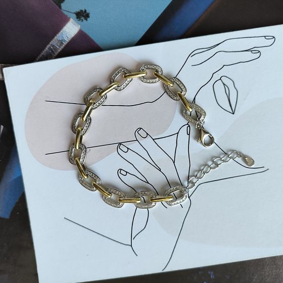 Silver bracelet with phianites