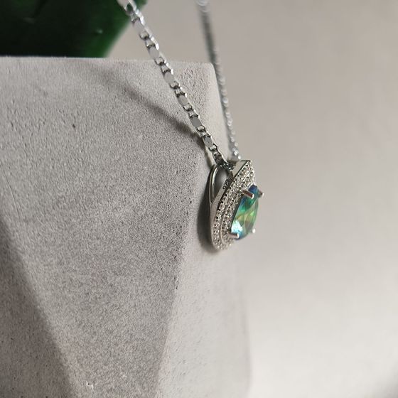 Серебряная подвеска с мистик топазом 1.901ct, фианитами