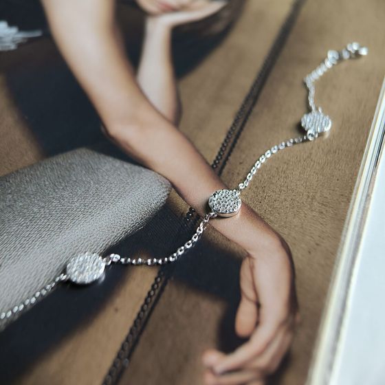 Silver bracelet with phianites