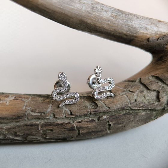 Серебряные серьги с фианитами