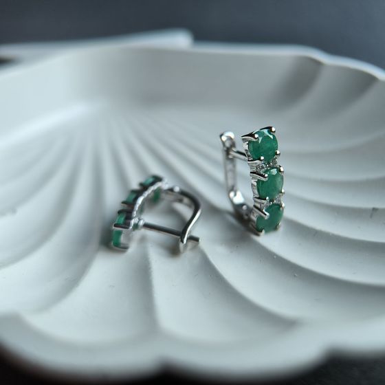 Срібні сережки зі смарагдом 3.263ct
