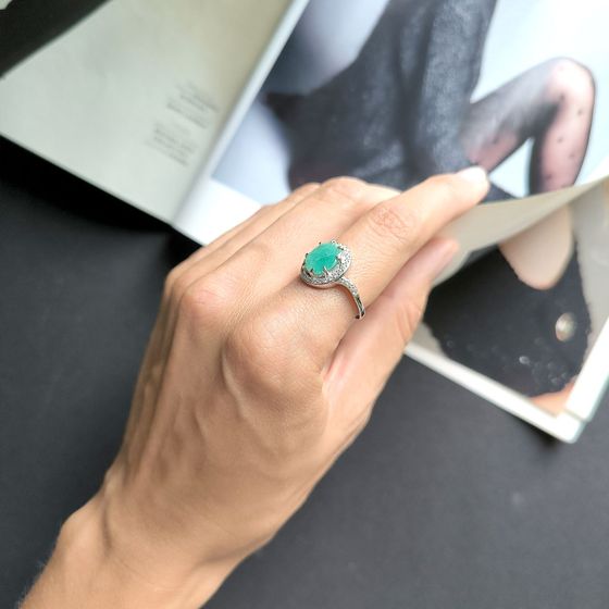 Срібна каблучка зі смарагдом 3.14ct, фіанітами