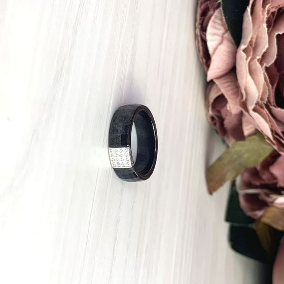 Silver ring with ceramics