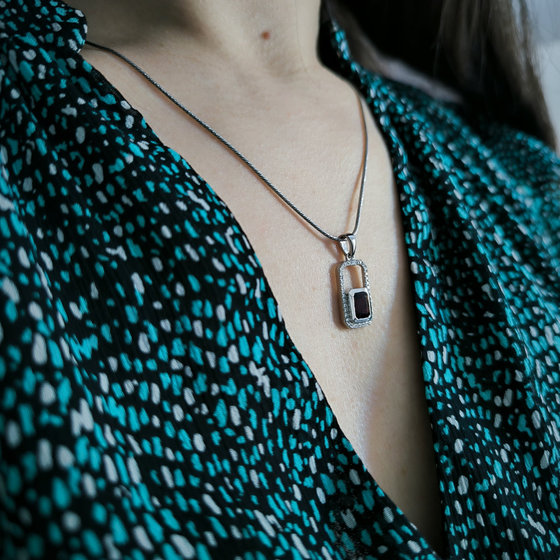 Серебряная подвеска с гранатом 1.588ct