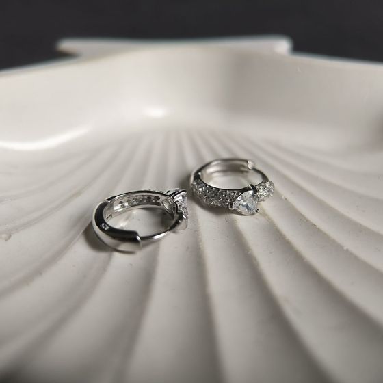 Серебряные серьги с фианитами