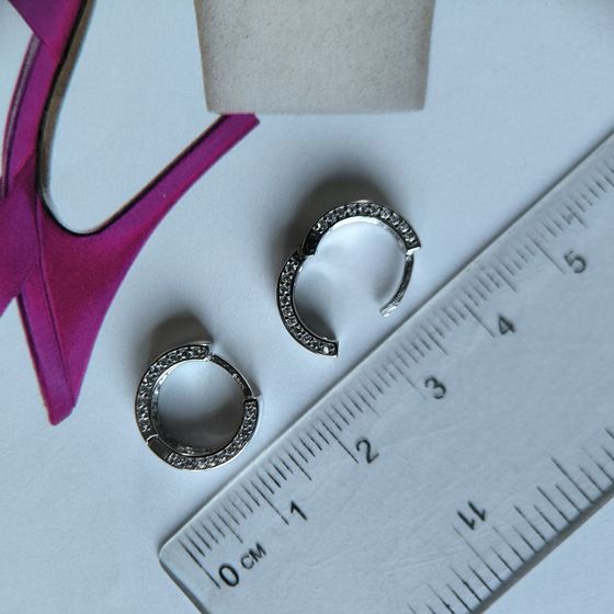 Срібні сережки з фіанітами, емаллю